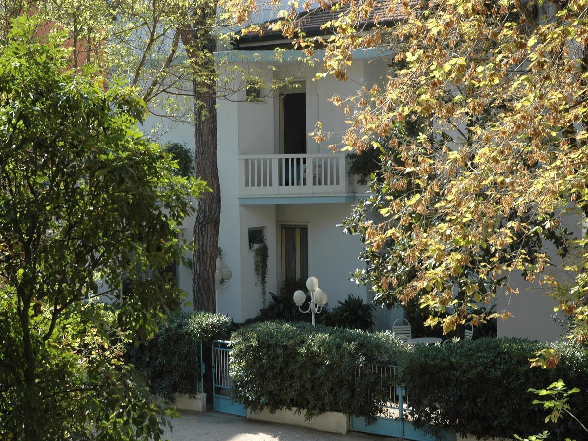 Hotel Pensione Ornella Чезенатико Экстерьер фото