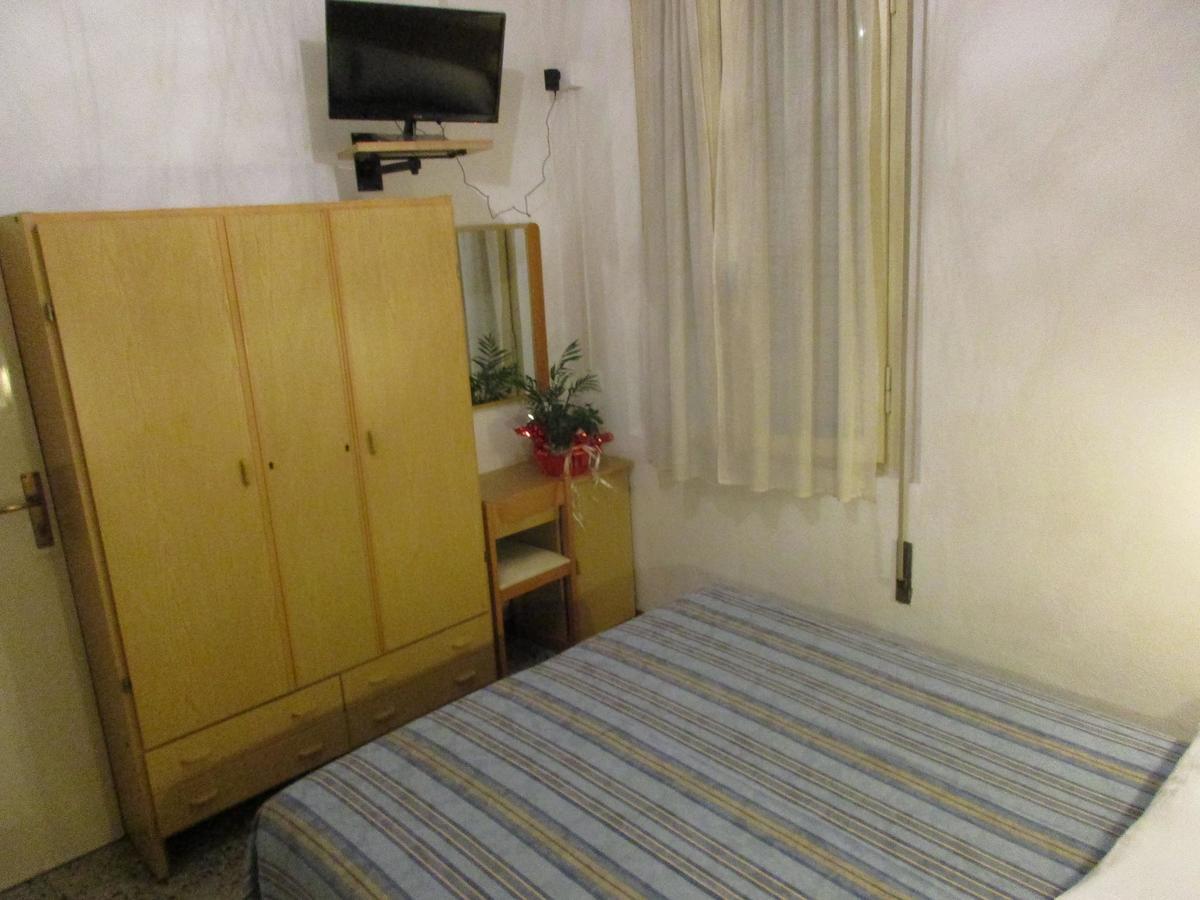 Hotel Pensione Ornella Чезенатико Экстерьер фото
