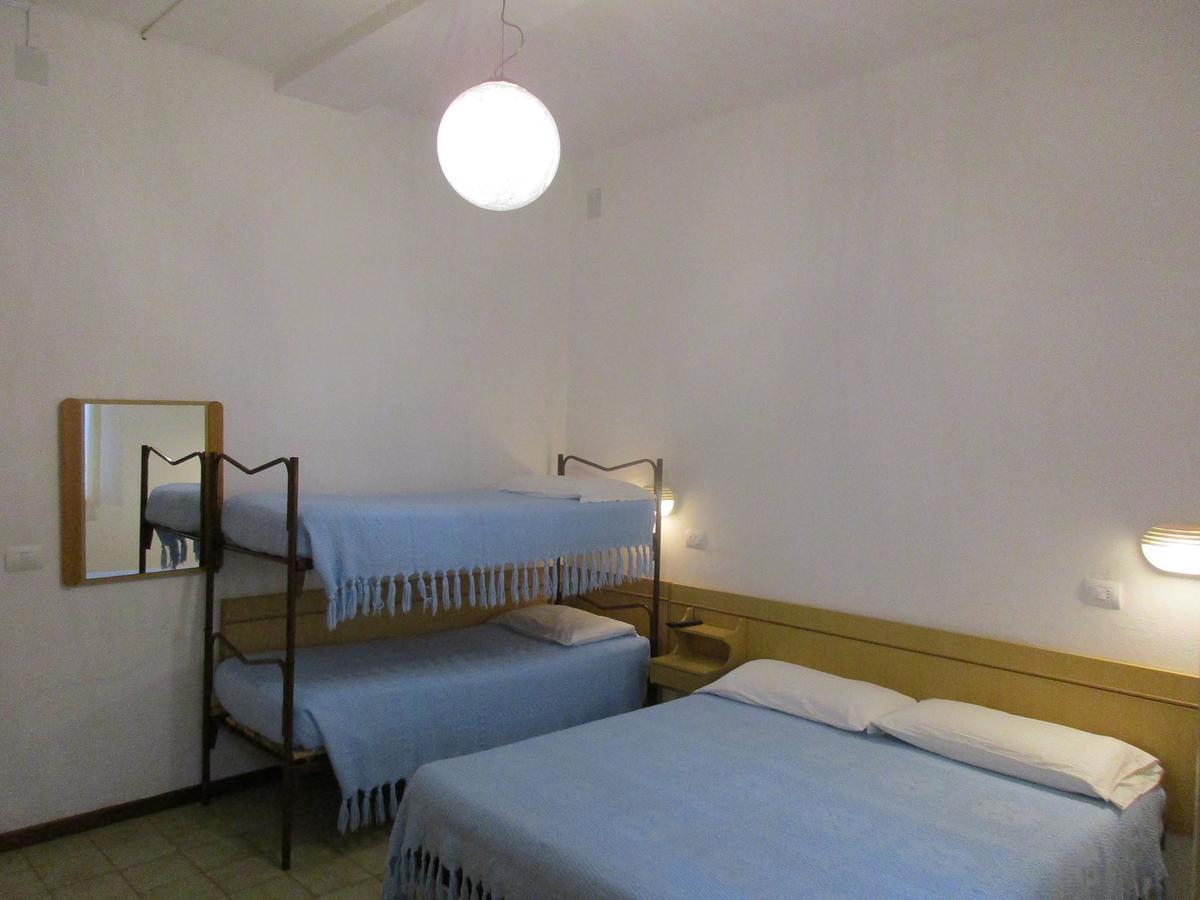 Hotel Pensione Ornella Чезенатико Экстерьер фото